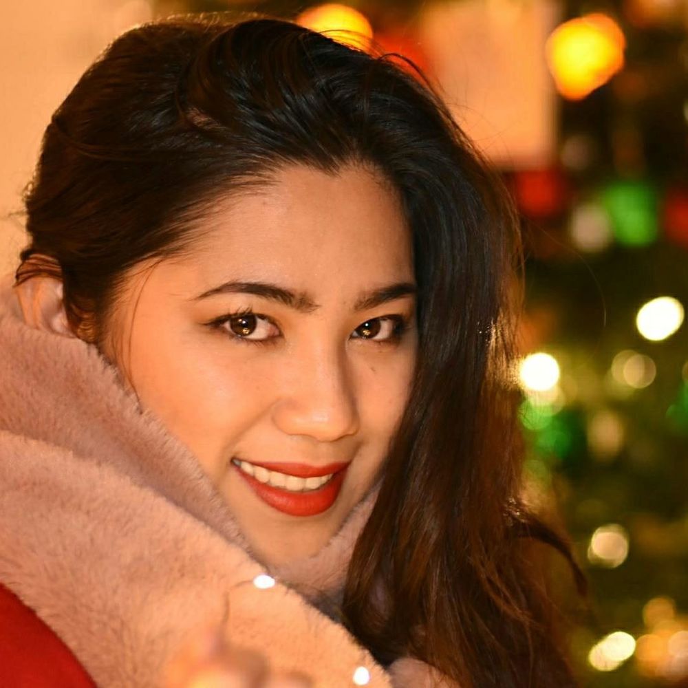 Meet your Posher, Camelia